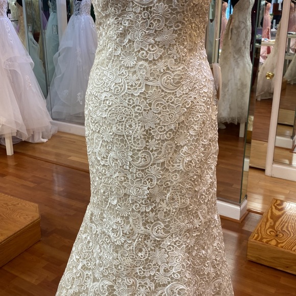 ⭐️SOLD⭐️ Maggie Sottero ivory over light gold wedding gown - Picture 7 of 14